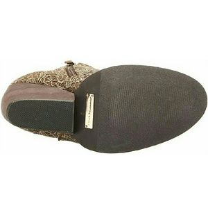 Very Volatile Shoes - Very Volatile Lacey ankle boots 7.5 tan round toe Very Volatile Shoes - Very Volatile Lacey ankle boots 7.5 tan round toe
